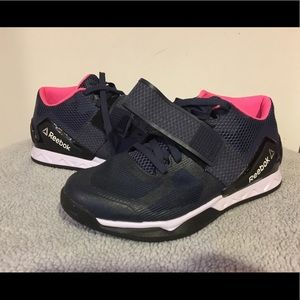 Reebok cross trainer sneaker with cross strap